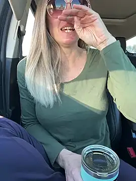 ItsDanniG online show from 01.13.25