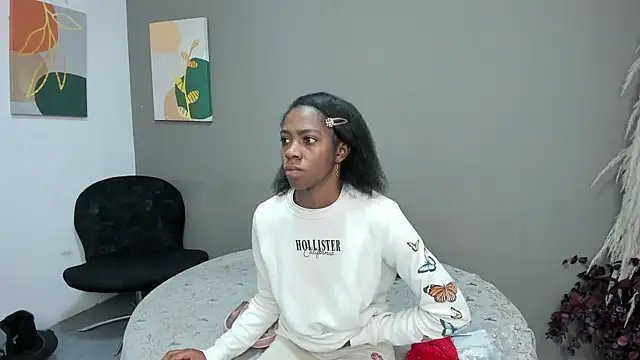 Snapshot of Shanelle__ chatting on 12.22.25 Shanelle online show from 12.22.25