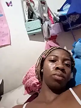 Snapshot of Shanelle__ chatting on 02.13.26 Shanelle online show from 02.13.26