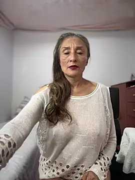 lilian prada online show from 04.19.26