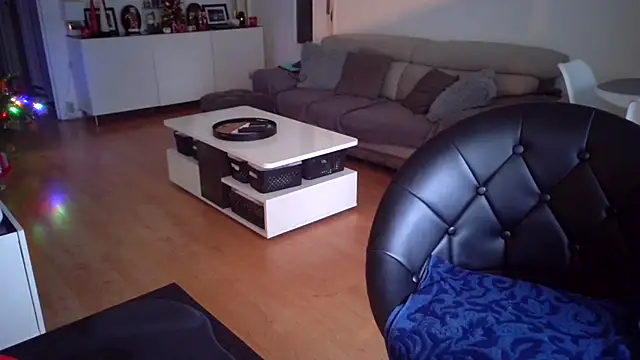 Snapshot of sarametisse26 chatting on 12.04.25 sarametisse26 online show from 12.04.25