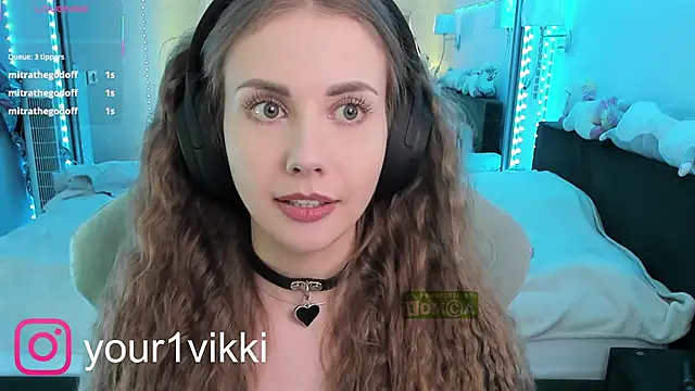 Snapshot of Vikki_Cheese chatting on 02.07.25 Vikki Cheese online show from 02.07.25