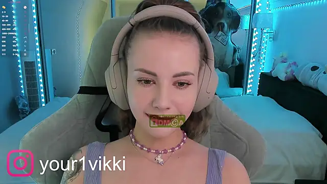 Snapshot of Vikki_Cheese chatting on 02.13.25 Vikki Cheese online show from 02.13.25