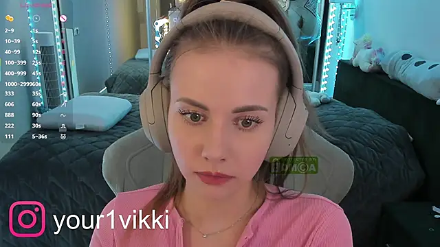 Snapshot of Vikki_Cheese chatting on 02.22.25 Vikki Cheese online show from 02.22.25