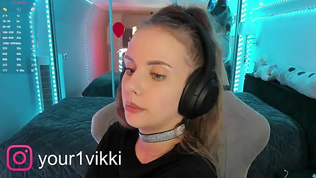 Vikki Cheese online show from 03.02.25