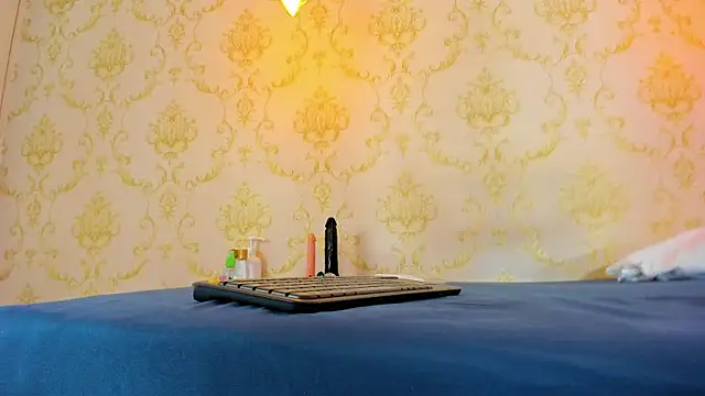 BRITANY WELLS  online show from 11.18.25