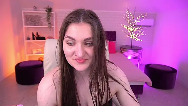 Snapshot of EmmyCharmm chatting on 05.18.26 EmmyCharmm online show from 05.18.26