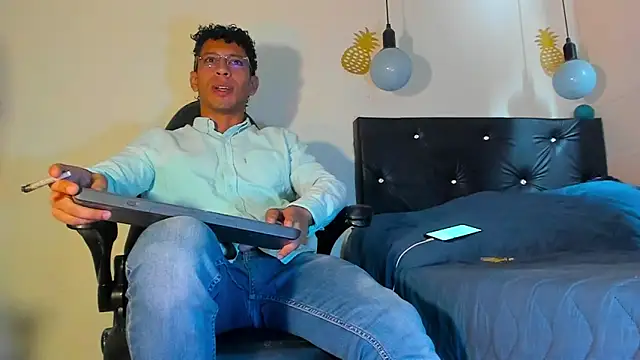 FuckHardlove online show from 12.30.24