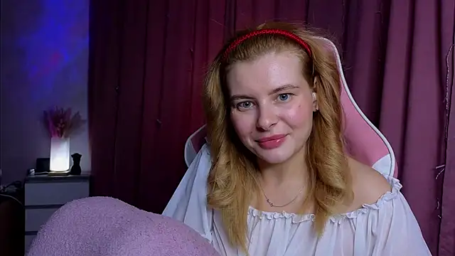 Snapshot of Day-off chatting on 09.29.25 Day-off online show from 09.29.25