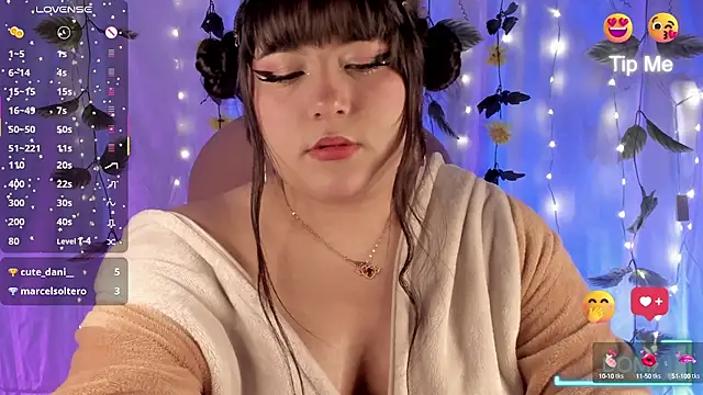 Snapshot of limoncito_blossom chatting on 10.10.25 limoncito blossom online show from 10.10.25