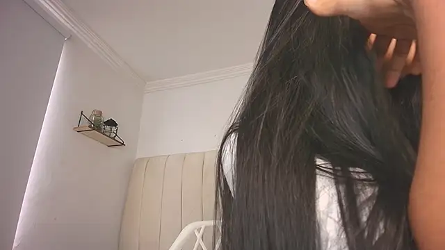 Snapshot of mollyrivera chatting on 12.03.24 mollyrivera online show from 12.03.24