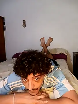 Snapshot of Juanigato chatting on 11.11.25 Juanigato online show from 11.11.25