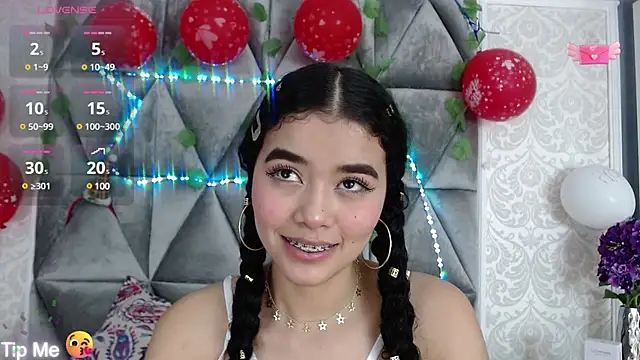 Snapshot of Angela_lovee chatting on 01.03.25 Angela lovee online show from 01.03.25