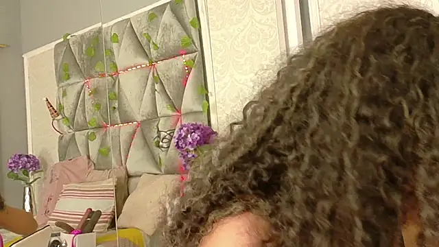 Snapshot of Angela_lovee chatting on 09.16.25 Angela lovee online show from 09.16.25