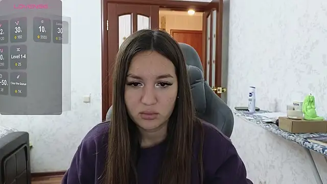 Snapshot of Nelly_Fischer chatting on 12.04.24 Nelly Fischer online show from 12.04.24