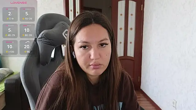 Snapshot of Nelly_Fischer chatting on 12.14.24 Nelly Fischer online show from 12.14.24