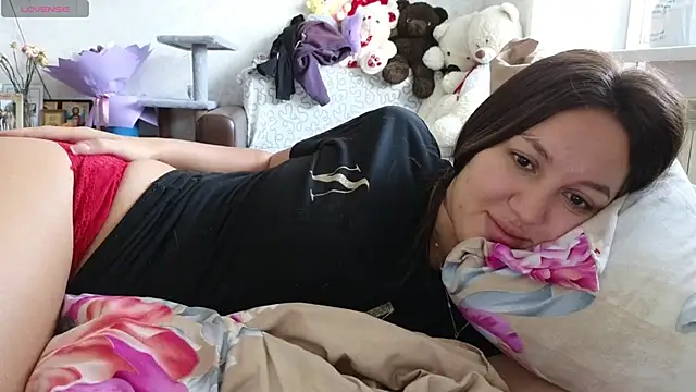 Snapshot of Nelly_Fischer chatting on 02.13.25 Nelly Fischer online show from 02.13.25