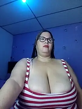 EllisW8 online show from 11.22.25