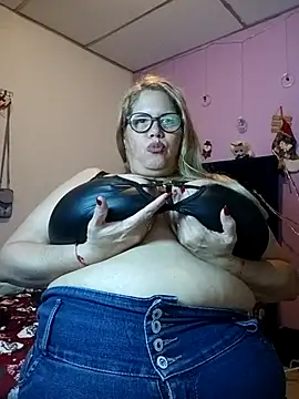 EllisW8 online show from 12.15.25