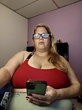 EllisW8 online show from 04.18.26