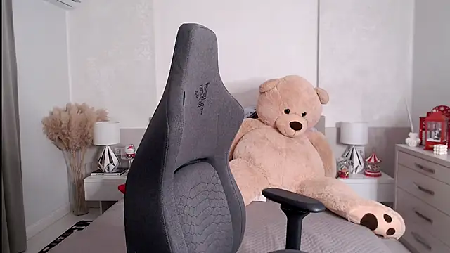 Smileyouarehere online show from 02.01.25