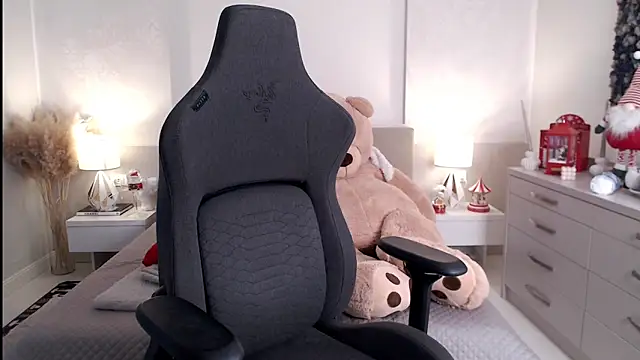 Smileyouarehere online show from 02.11.25