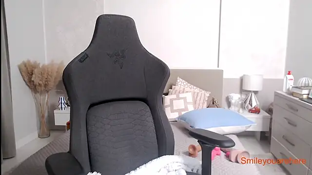 Smileyouarehere online show from 09.20.25