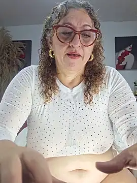 Snapshot of evelin_hott chatting on 01.11.26 evelin hott online show from 01.11.26