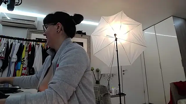 ILoveToFeelU online show from 09.08.25