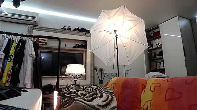 ILoveToFeelU online show from 10.09.25