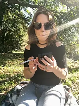 Snapshot of Mia_Railey chatting on 10.24.25 Mia Railey online show from 10.24.25