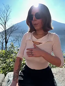 Mia Railey online show from 02.05.26