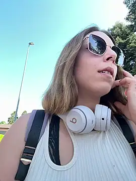 Mia Railey online show from 04.24.26