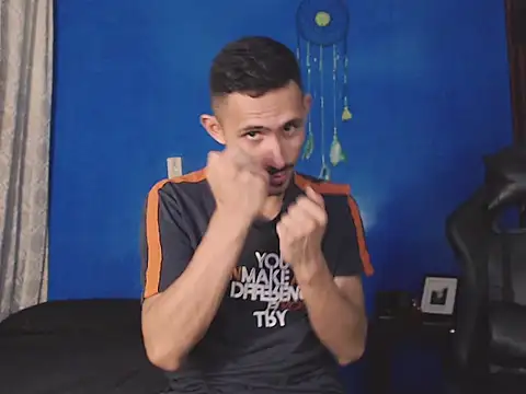 HomeAloneK online show from 11.04.25