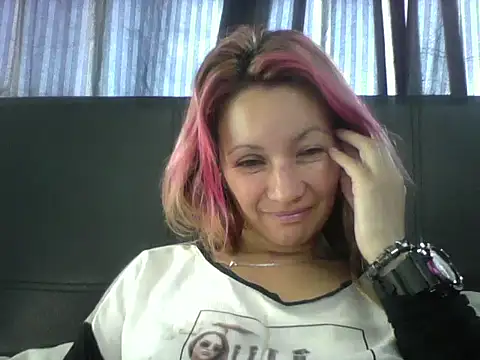 Snapshot of Paulita_x3 chatting on 02.06.25 Paulita x3 online show from 02.06.25