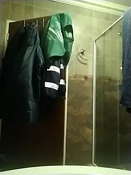 Snapshot of Nawtyslaveteen chatting on 12.17.25 Nawtyslaveteen online show from 12.17.25