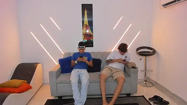 Snapshot of brutal_sex_room2 chatting on 11.11.25 brutal sex room2 online show from 11.11.25