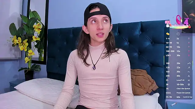 Feniix   online show from 10.10.25