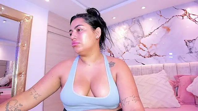 kiana cream online show from 11.24.25