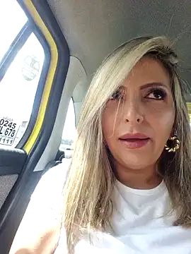  Abril-Office1 online show from 02.10.25