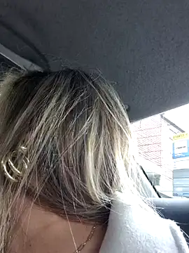  Abril-Office1 online show from 02.13.25