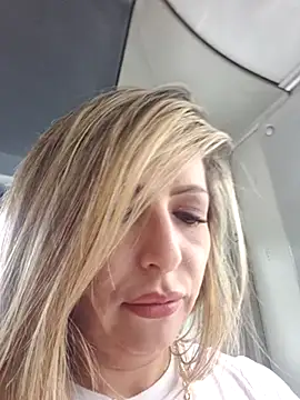  Abril-Office1 online show from 03.20.25