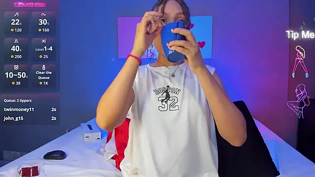 IsabellaSpencer online show from 11.26.25