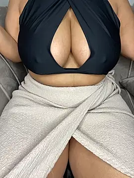 CARAMELGODDESSX23 online show from 09.18.25