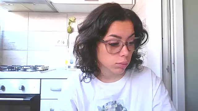 LovelyJulliette online show from 10.21.25