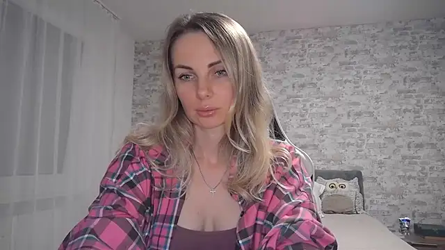 AlissonBia online show from 10.09.25