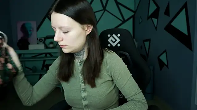 Snapshot of VeliraBraitberg chatting on 01.10.25 VeliraBraitberg online show from 01.10.25