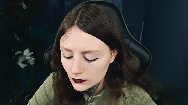 Snapshot of VeliraBraitberg chatting on 02.28.25 VeliraBraitberg online show from 02.28.25