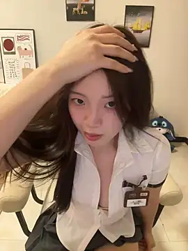 Snapshot of rose-u chatting on 12.17.24 rose-u online show from 12.17.24