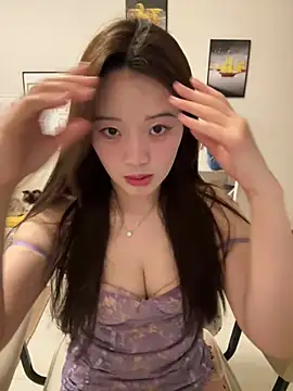 Snapshot of rose-u chatting on 03.04.25 rose-u online show from 03.04.25